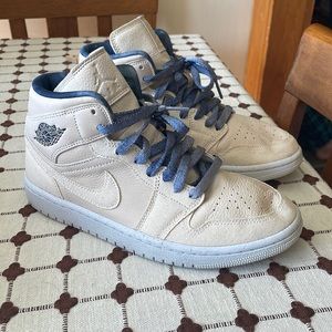 Nike Air Jordan Beige Women’s Sneaker with Blue Laces in Size 8